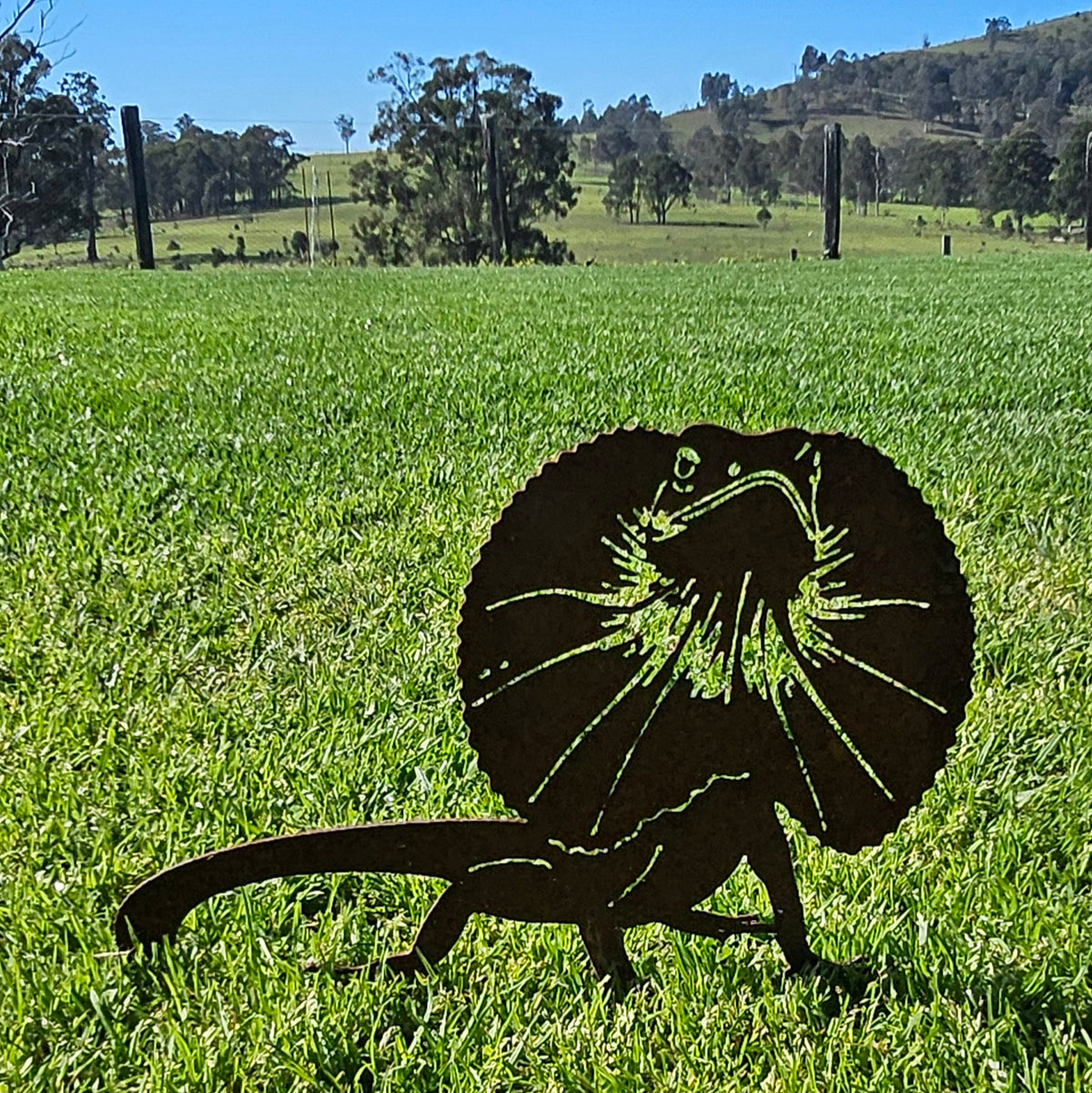 Frilly lizard in corten steel, Rustic Touch Creations